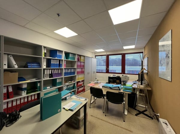 Administratif/Bureau 3 pièces 790 m2 au Mont-sur-Lausanne 11
