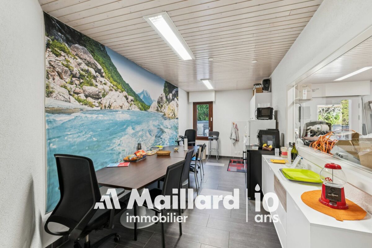 Espace professionnel d'exception avec vaste terrasse privative à Bogis-Bossey