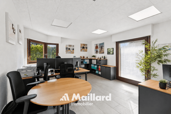 Espace professionnel d'exception avec vaste terrasse privative à Bogis-Bossey 3