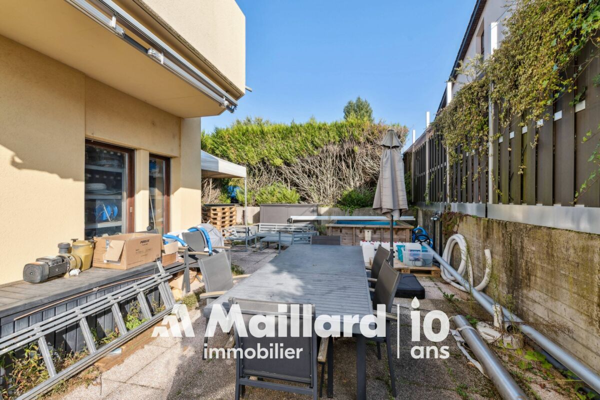 Espace professionnel d'exception avec vaste terrasse privative à Bogis-Bossey