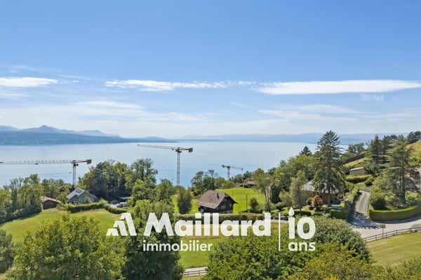 Vue lac et calme absolu pour ce bel appartement contemporain 2