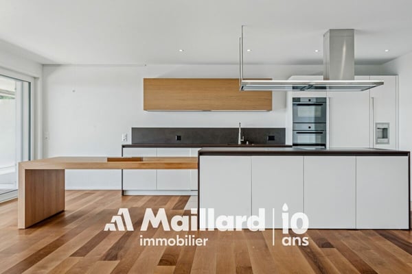 Vue lac et calme absolu pour ce bel appartement contemporain 7