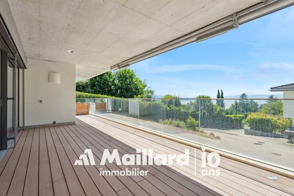 Vue lac et calme absolu pour ce bel appartement contemporain 4