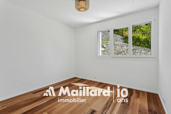 Vue lac et calme absolu pour ce bel appartement contemporain 12