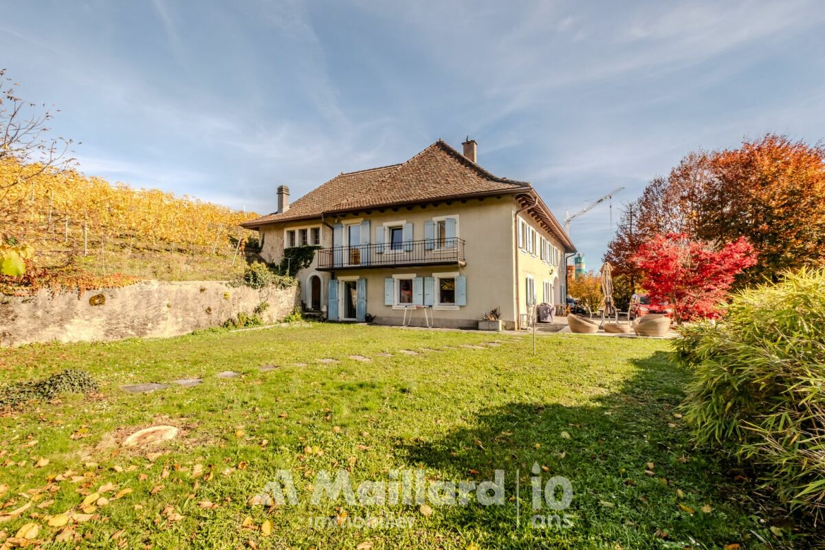 Magnifique bâtisse du XVIII? siècle de 6.5 pièces avec jardin
