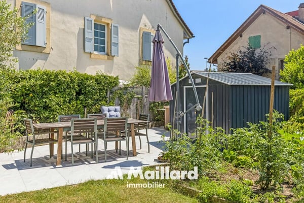 Spacieux duplex avec jardin privatif et places de parc 1