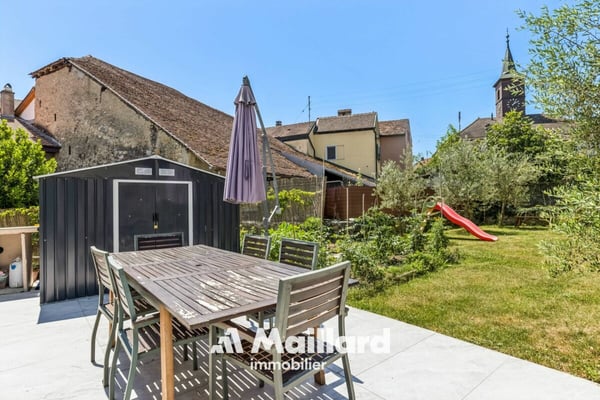 Spacieux duplex avec jardin privatif et places de parc 3