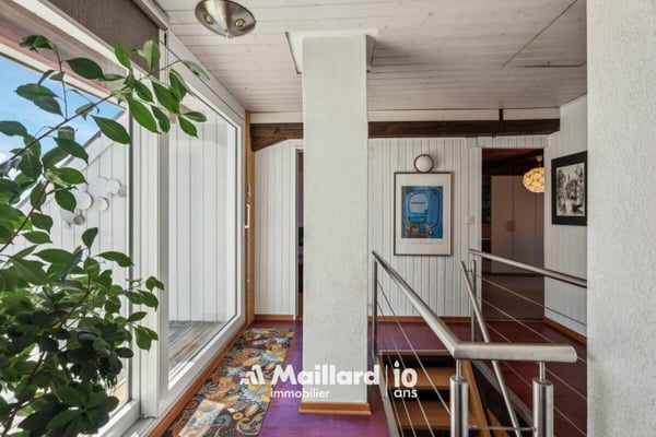 6.5 pièces de 200 m² avec balcon tropézien et vue lac 10