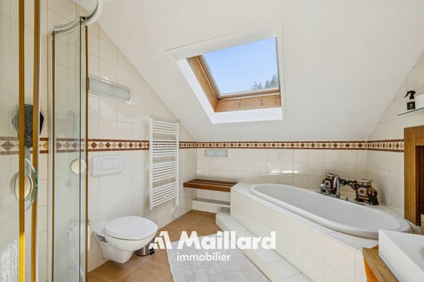 Ambiance cosy pour cet appartement de 3.5 pièces avec vue grandiose! 9