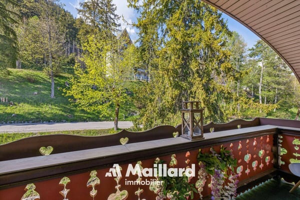 Ambiance cosy pour cet appartement de 3.5 pièces avec vue grandiose! 11