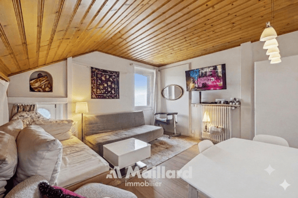 Ambiance cosy pour cet appartement de 3.5 pièces avec vue grandiose! 2