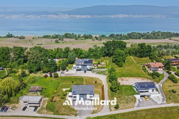 Magnifique villa jumelée de 5.5 pièces proche du lac 13