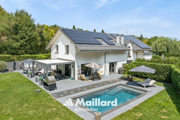 Villa contemporaine avec piscine dans un cadre naturel exceptionnel 1
