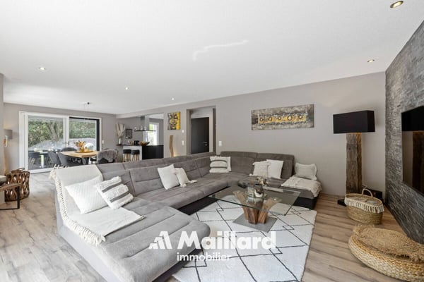 Villa contemporaine avec piscine dans un cadre naturel exceptionnel 7