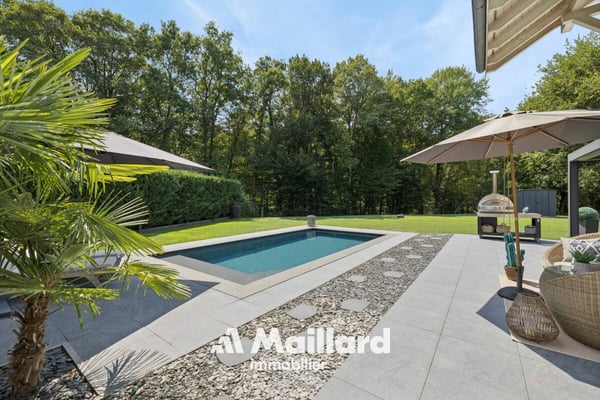 Villa contemporaine avec piscine dans un cadre naturel exceptionnel 3