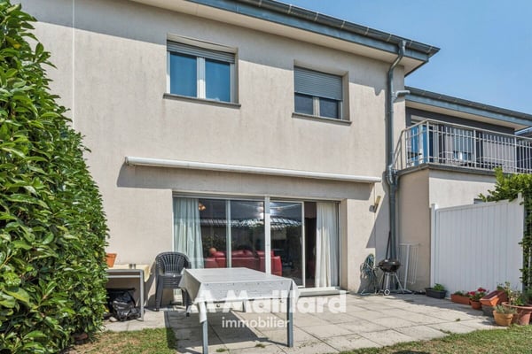 Charmante maison contiguë avec jardin à Perroy 11
