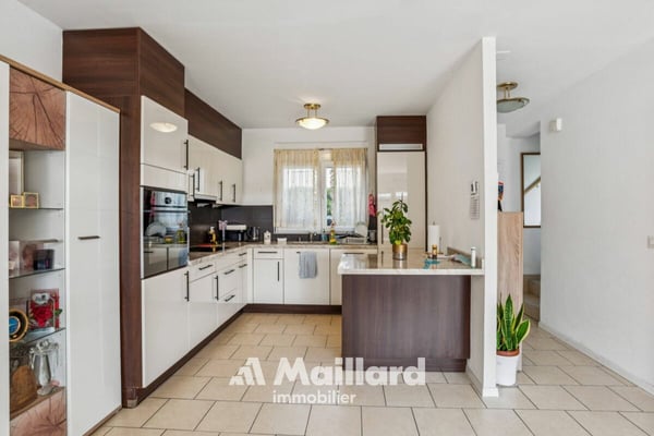 Charmante maison contiguë avec jardin à Perroy 3