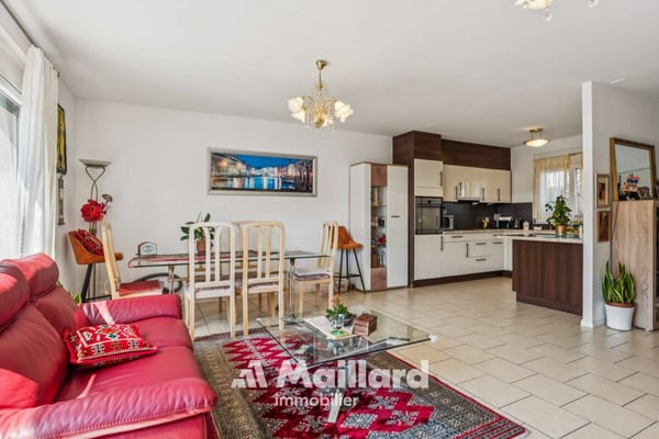 Charmante maison contiguë avec jardin à Perroy 2