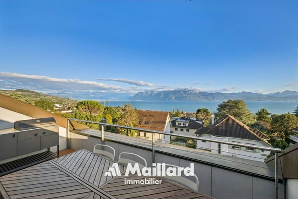 Superbe appartement de 4.5 pièces en attique face au lac Léman