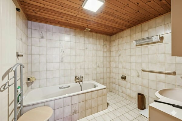 Vallorbe - Maison de 7p. à rénover avec atelier et jardin 8