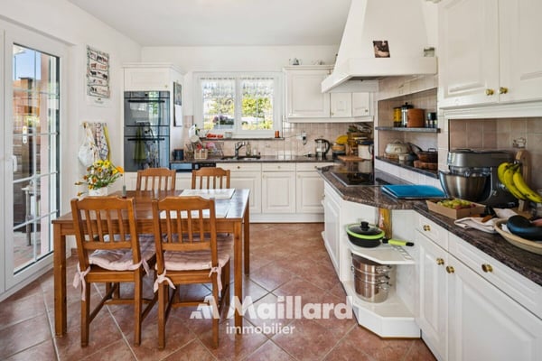 Spacieuse maison familiale de 5 chambres avec jardin, au calme 6