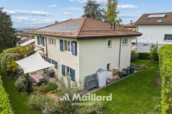 Villa indiviudelle de 7.5 pièces avec studio indépendant