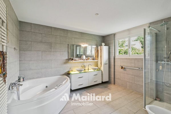 Villa indiviudelle de 7.5 pièces avec studio indépendant 8