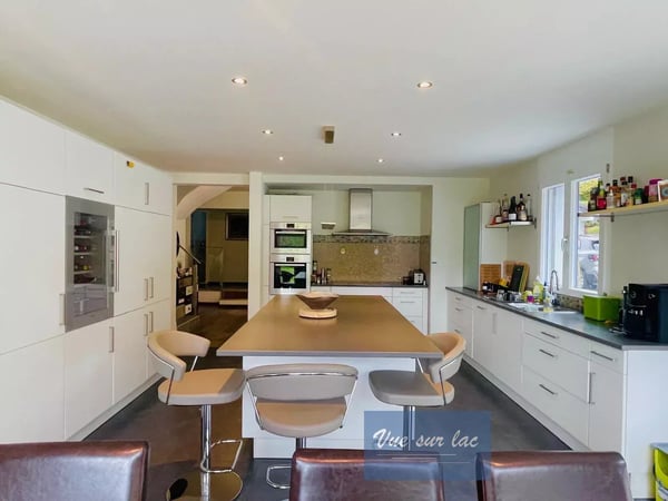 Villa individuelle contemporaine sur belle et grande parcelle 13