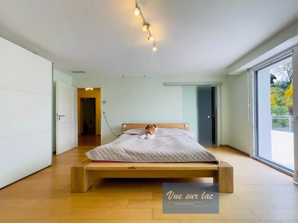 Villa individuelle contemporaine sur belle et grande parcelle 12