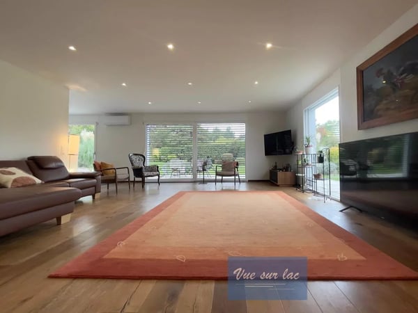 Villa individuelle contemporaine sur belle et grande parcelle 9