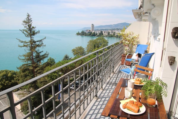 Frontline lakefront furnished Apartment with Spectacular Views 4
