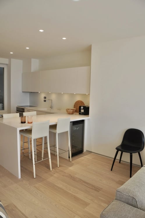 Appartement rénové et meublé, avec service 6