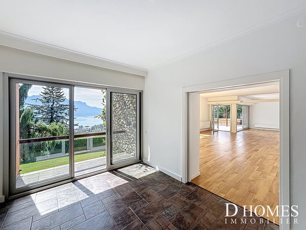 UNIQUE - Magnifique propriété avec jardin et vue dégagée sur le lac 3