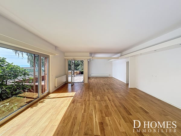 UNIQUE - Magnifique propriété avec jardin et vue dégagée sur le lac 5