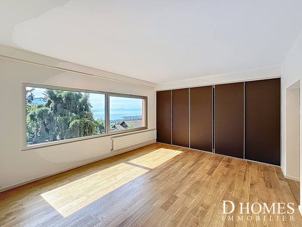 UNIQUE - Magnifique propriété avec jardin et vue dégagée sur le lac 10