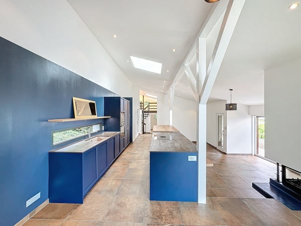Situation unique - Magnifique villa rénovée avec jardin et vue lac 3