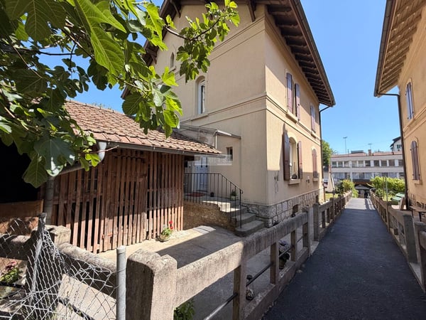 Charme et authenticité: ancienne villa Suchard avec jardin et garage 3