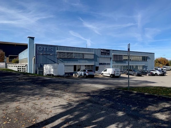 Bureaux administratifs en zone industrielle (2 minutes de l'autoroute) 1