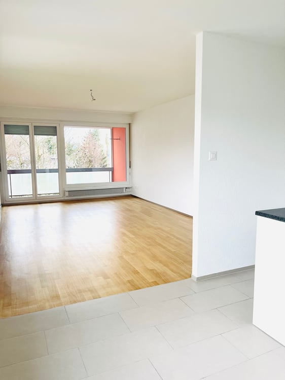 1.5 pièces au 1er étage partiellement rénové 2