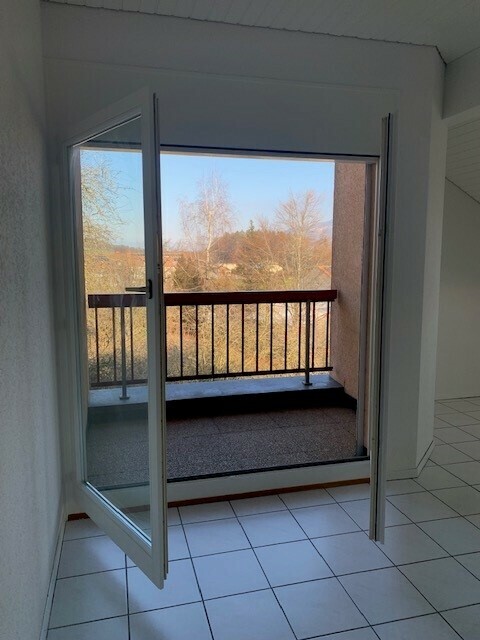Lumineux 2 pièces d'environ 52 m2 avec balcon 2