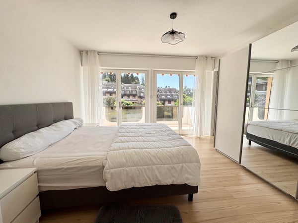Bel appartement meublé de 2,5 pièces avec balcon à Brent 9
