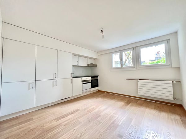 Charmant studio rénové avec balcon à Clarens 2
