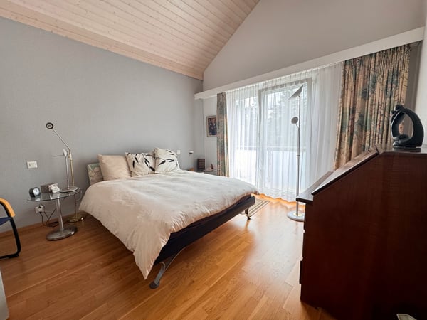 Spacieux 2.5 pièces meublé dans villa avec terrasse et jardin 6