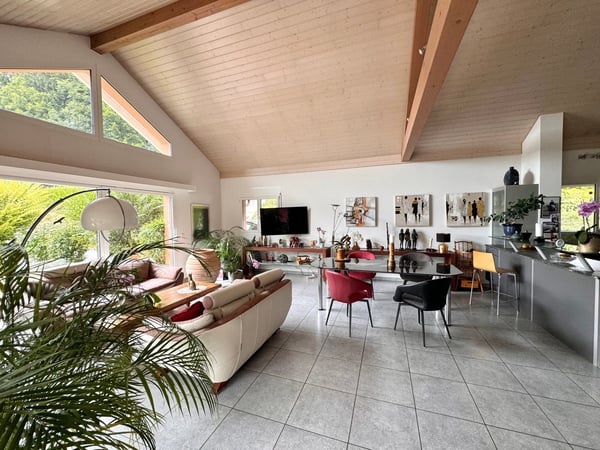 Spacieux 2.5 pièces meublé dans villa avec terrasse et jardin 1
