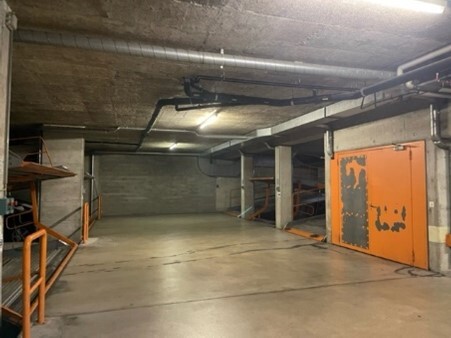 Places de parc intérieures sur lift au centre-ville de Sierre 2