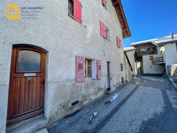 Ollon - Immeuble Historique avec Granges à Rénover 4