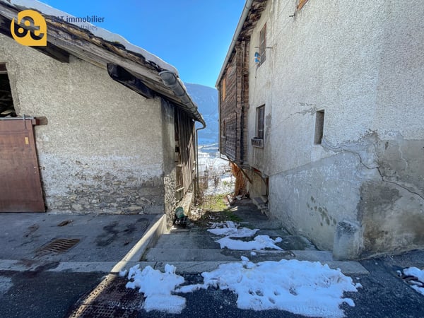 Ollon - Immeuble Historique avec Granges à Rénover 6