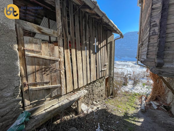 Ollon - Immeuble Historique avec Granges à Rénover 8