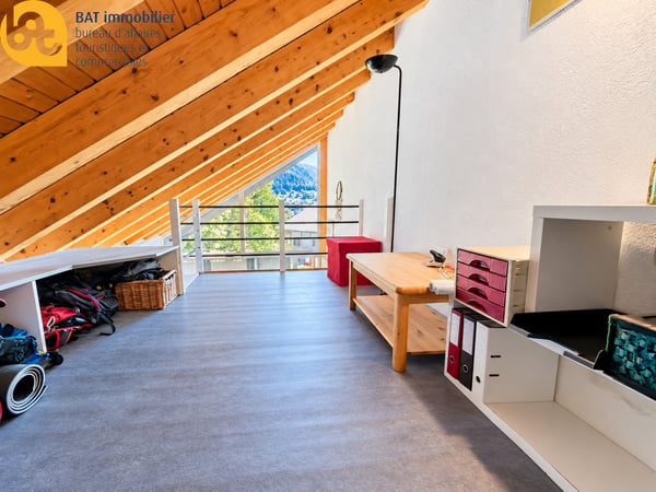 Vercorin - Roches-Hombes - R2 avec accès indépendant, beaux volumes et ambiance chalet 6