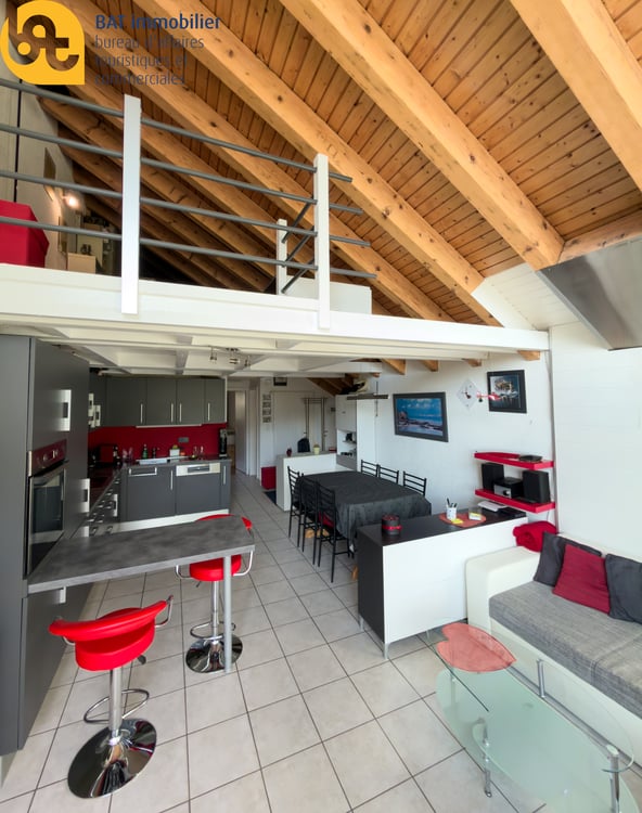 Vercorin - Roches-Hombes - R2 avec accès indépendant, beaux volumes et ambiance chalet 3